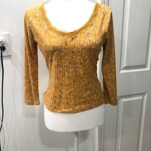 No comment cropped yellow floral top v neck 3/4 sleeve cotton cottage core